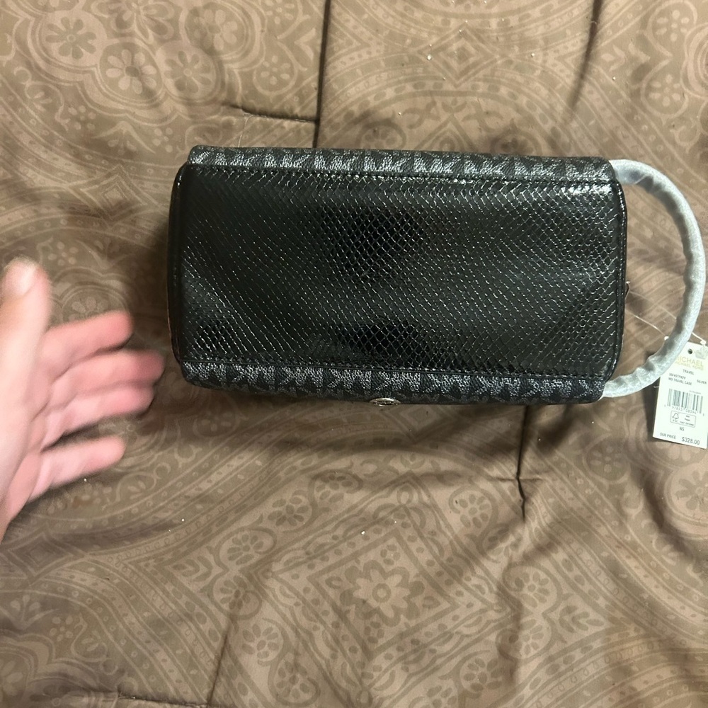 Michael Kors mid travel case - Picture 5 of 8